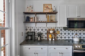 Frigorífic, microones, forn i placa de cuina 