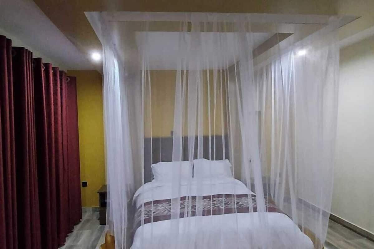 Free WiFi, bed sheets