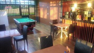 Bar (in der Unterkunft)