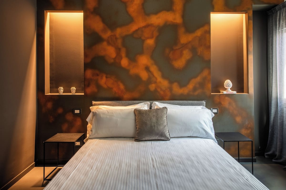 Basic Townhome, 1 Queen Bed | Minibar, in-room safe, free WiFi