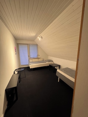 7 bedrooms, iron/ironing board, free WiFi, bed sheets