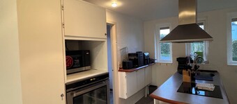 The Sunflower: 7BR, 3BA Retreat w/ Garden & Parking in Munkebo