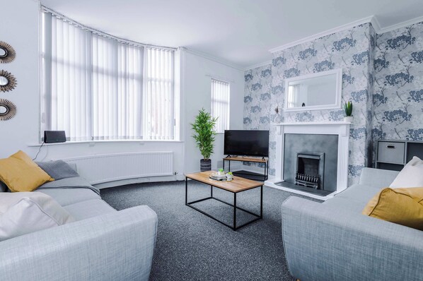 TV, fireplace, offices