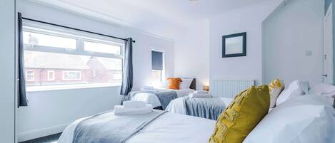 3 soverom, strykejern/-brett, wi-fi og sengetøy