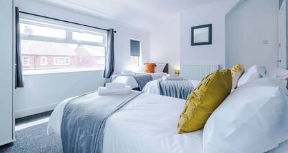 Spacious 3 Bed House, Close to Crewe Station