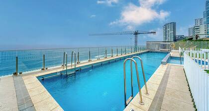 Infinite Coast 2BR with pool, gym & free parking