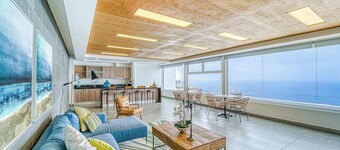 Infinite Coast 2BR with pool, gym & free parking