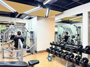 Fitness facility - BGC 1BR, Steps to Venice Mall, 300Mbps Fiber 19J (Taguig)
