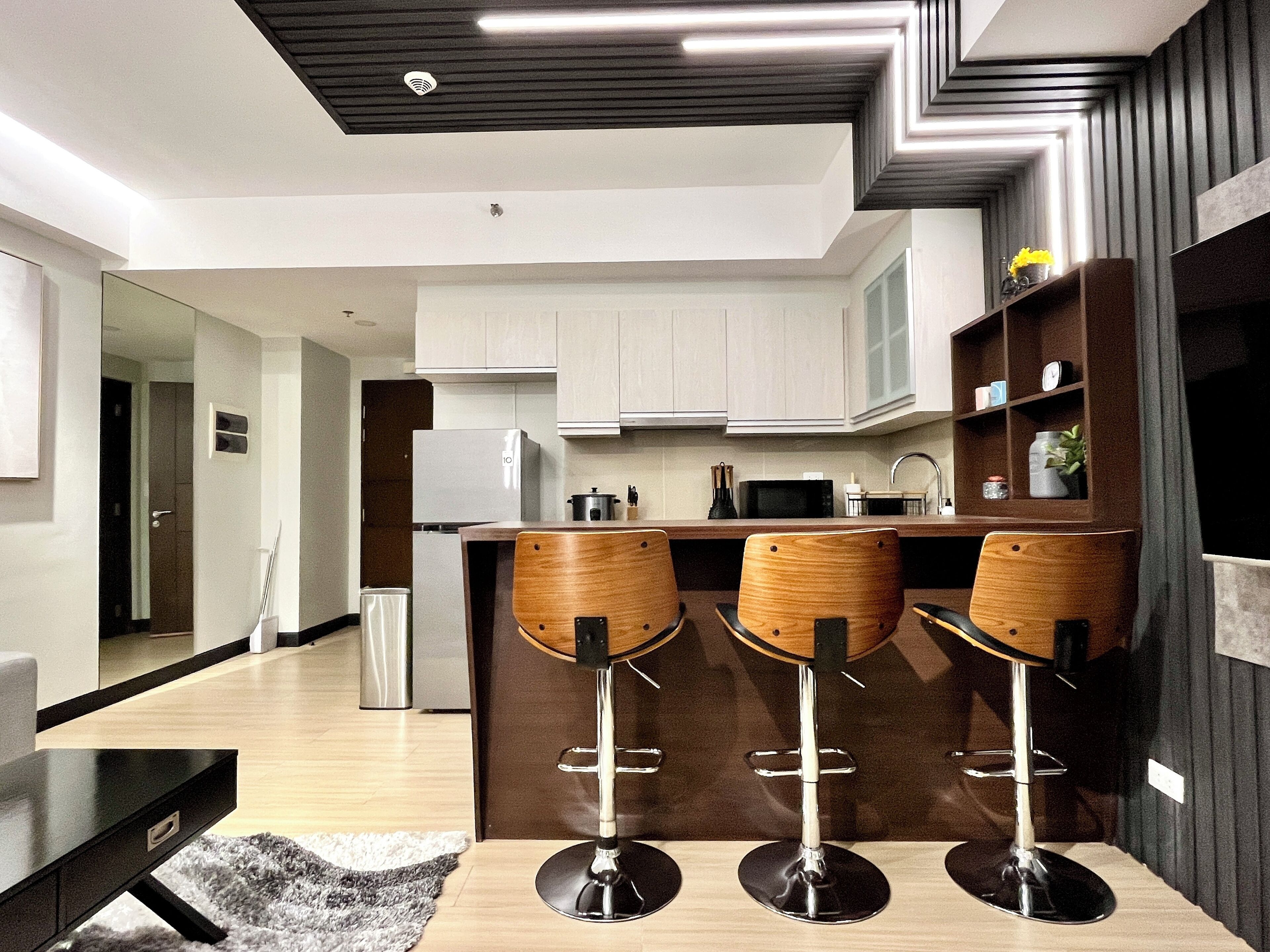 Fridge, microwave, stovetop, electric kettle