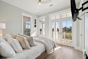 5 bedrooms, free WiFi, bed sheets - New Listing! Bay Views! Beach Access! Garage! Outdoor Shower! Balconies! (Port St. Joe)