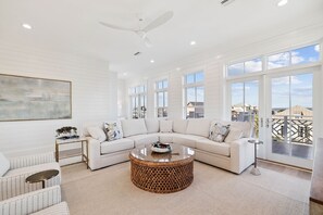 TV - New Listing! Bay Views! Beach Access! Garage! Outdoor Shower! Balconies! (Port St. Joe)