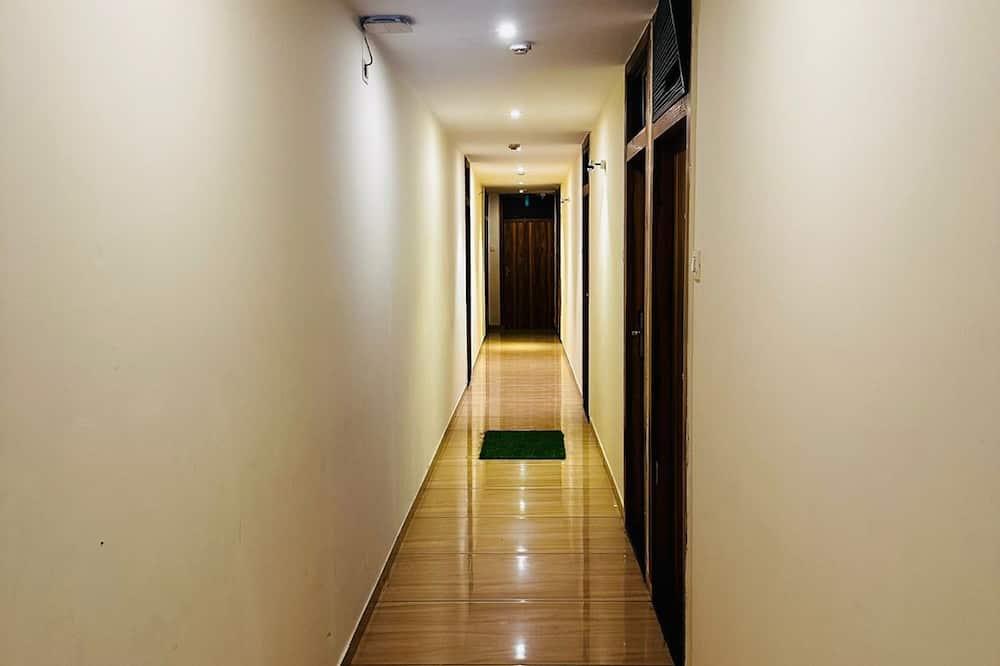 HOTEL COZY INN