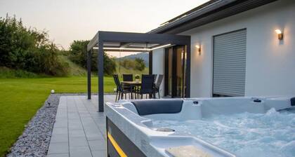 Apartment 'Ferienhaus Lautenbach' with Mountain View, Private Terrace and Wi-Fi