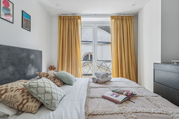 City Apartment, 1 Double Bed with Sofa bed, Non Smoking | Iron/ironing board, cribs/infant beds, free WiFi, bed sheets