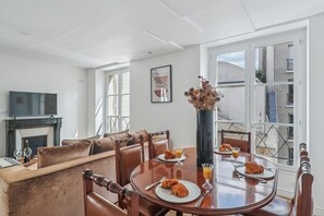 Interior - Chic 1BR Near Louvre & Musee d Orsay  (Paris)