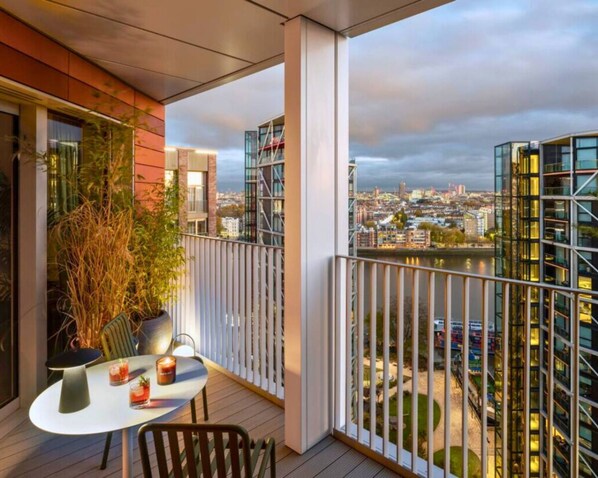 Exterior - 2bed-2bath-2balconylondoneyeview (London)