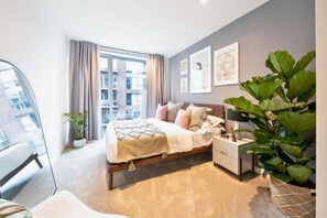 2 bedrooms - 2bed-2bath-2balconylondoneyeview (London)