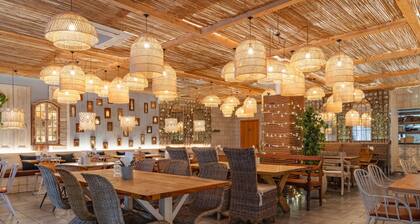 2b2b Apt Park + River + Balcony