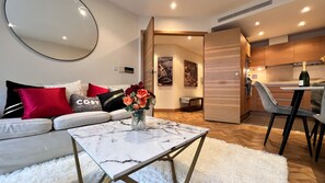 Room - 2b2b Apt Park + River + Balcony (London)