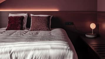 Suite, vista collina | Culle/letti per bambini (a pagamento), Wi-Fi gratuito, lenzuola