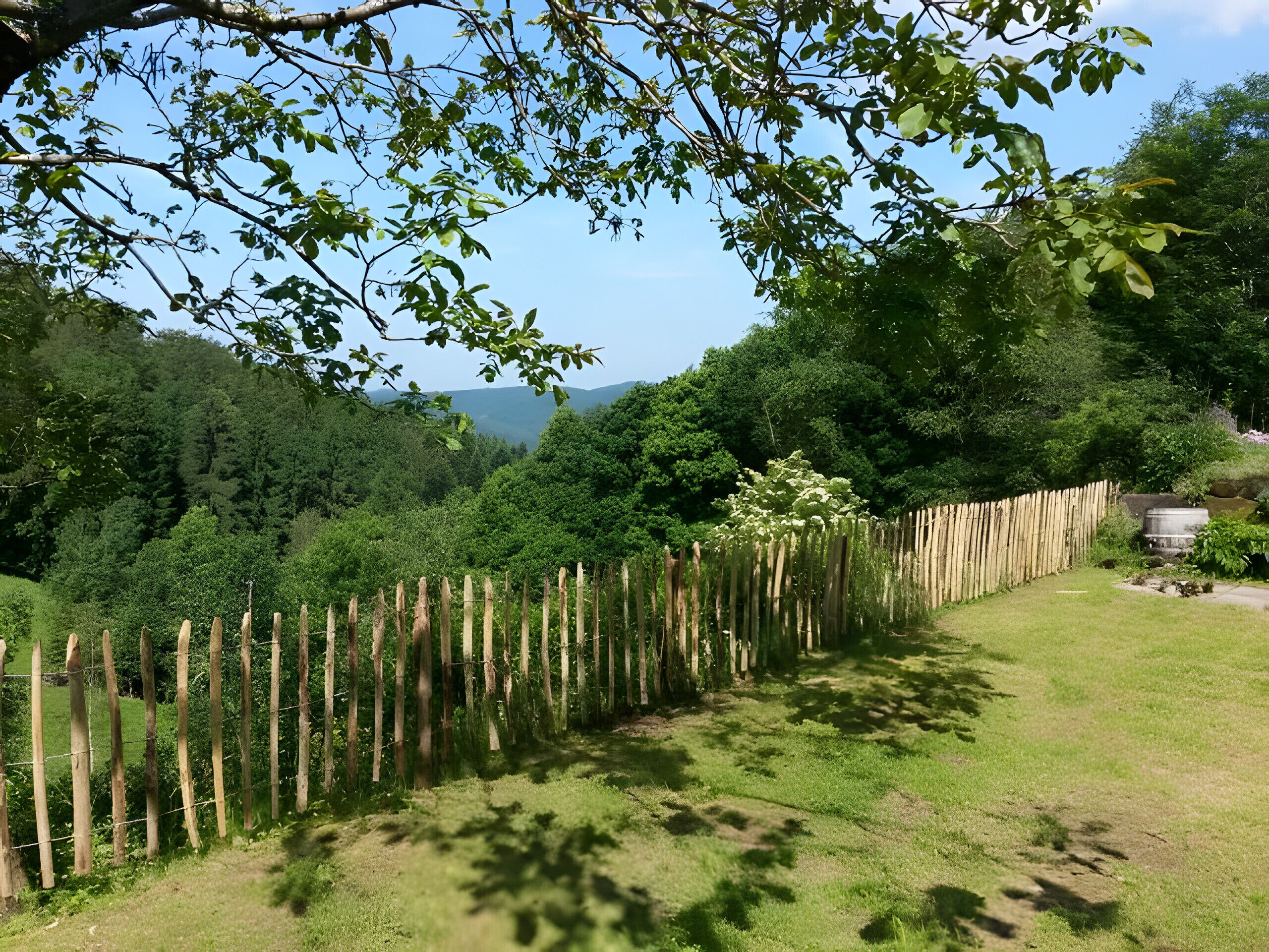 المنطقة المحيطة بالمنشأة