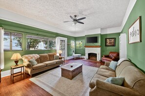 House, 3 Bedrooms | Living area | Smart TV, streaming services