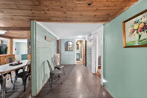 Maison, 3 chambres | Restauration