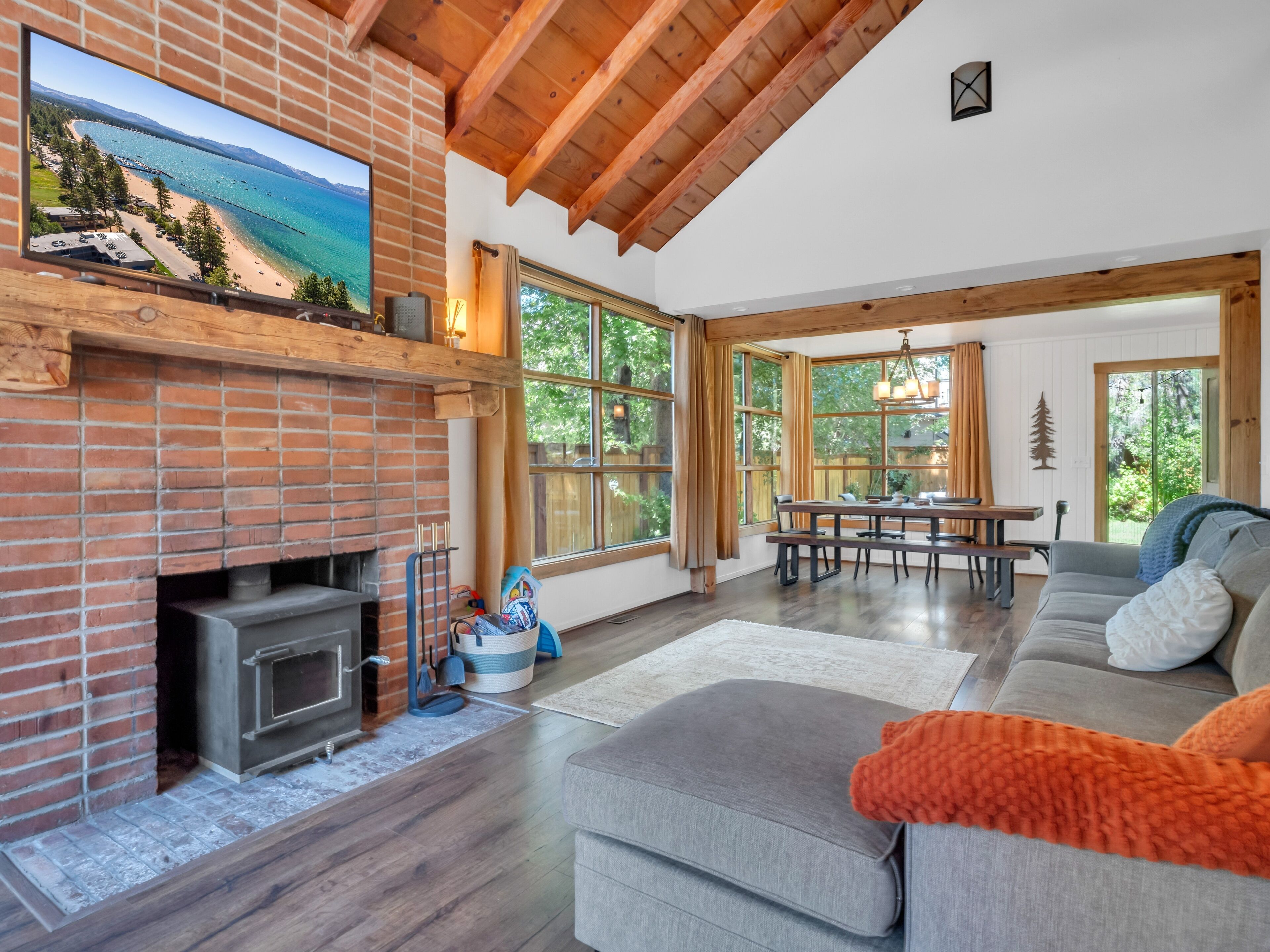 House, 2 Bedrooms | Living area