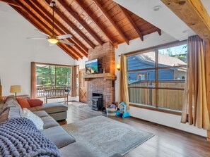 House, 2 Bedrooms | Living area