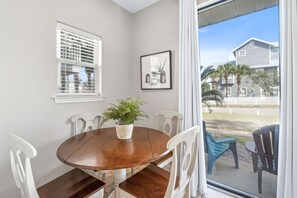 شقة - غرفتا نوم | تناول الطعام