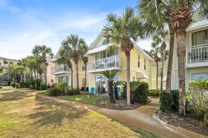 Condo, 2 Bedrooms | Exterior