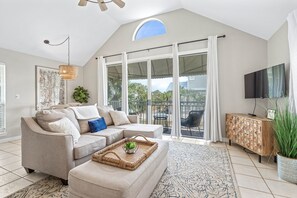 Condo, 2 Bedrooms | Living area
