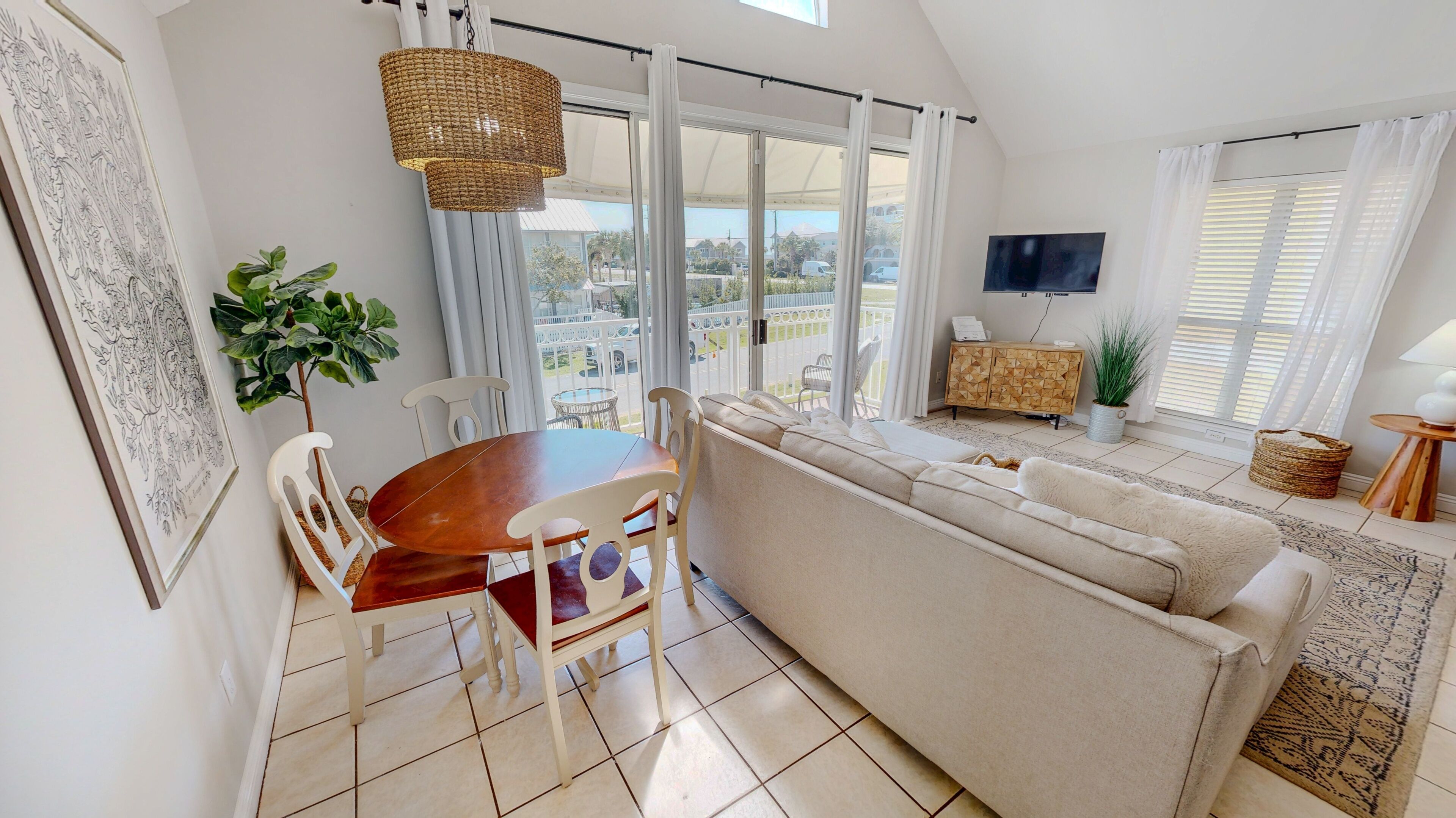 Condo, 2 Bedrooms | Living area