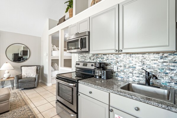 Condo, 1 Bedroom | Private kitchen