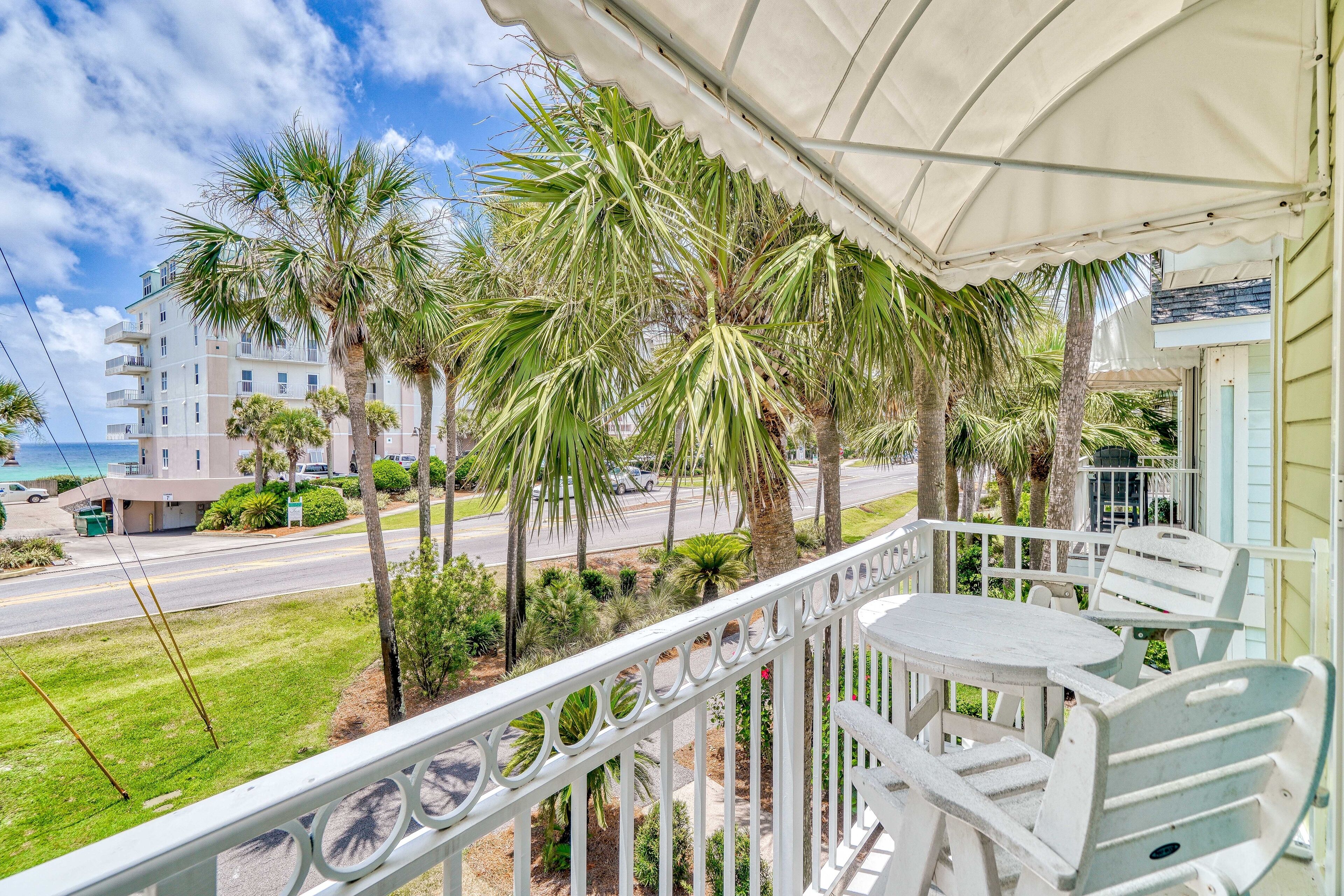 Condo, 2 Bedrooms | Property grounds