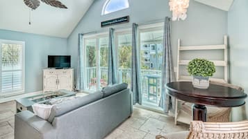 Condo, 2 Bedrooms | Living area