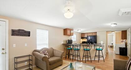 Desert Haven Cozy 2-Bedroom Mobile Home Near NMSU 2 Home