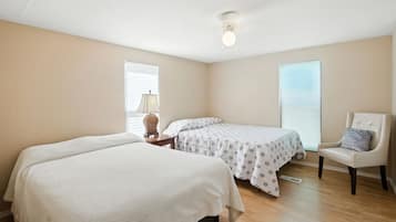 House, 2 Bedrooms | 2 bedrooms, laptop workspace, iron/ironing board, free WiFi