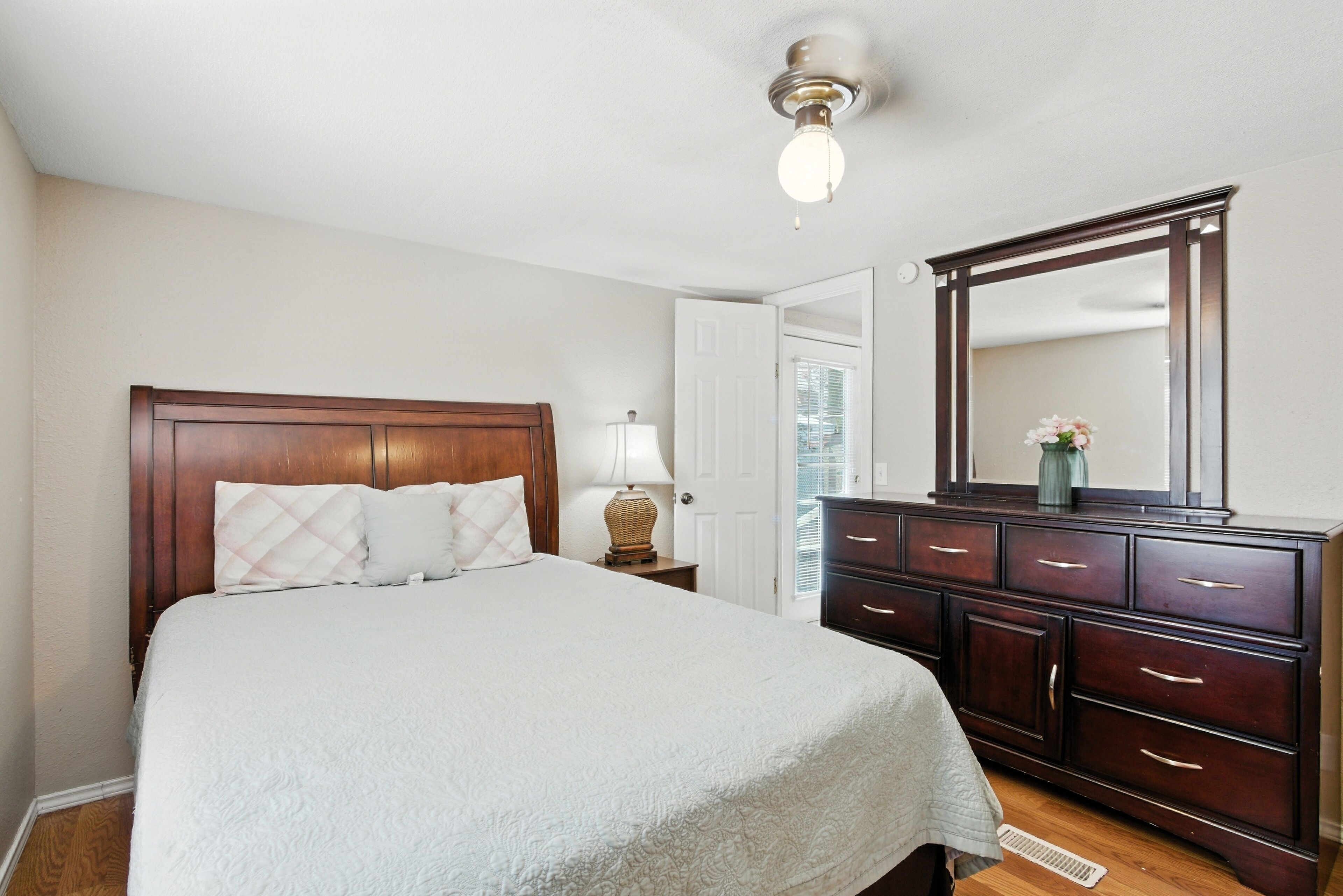 House, 2 Bedrooms | 2 bedrooms, laptop workspace, iron/ironing board, free WiFi