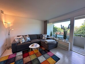 テレビ、書斎 / ワークスペース