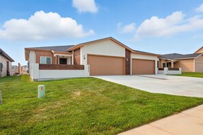 Duplex, 3 Bedrooms | Exterior