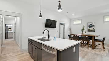 Duplex, 3 Bedrooms | Interior