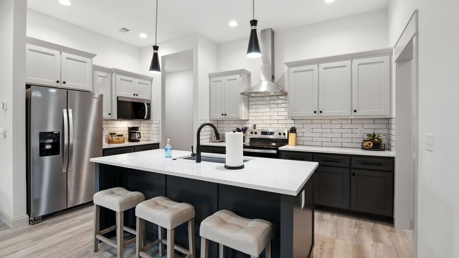 Brand New Cool Comfy Lawrence Retreat 3 Bedroom Duplex