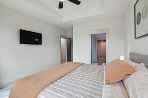 Duplex, 3 Bedrooms | 3 bedrooms, laptop workspace, free WiFi