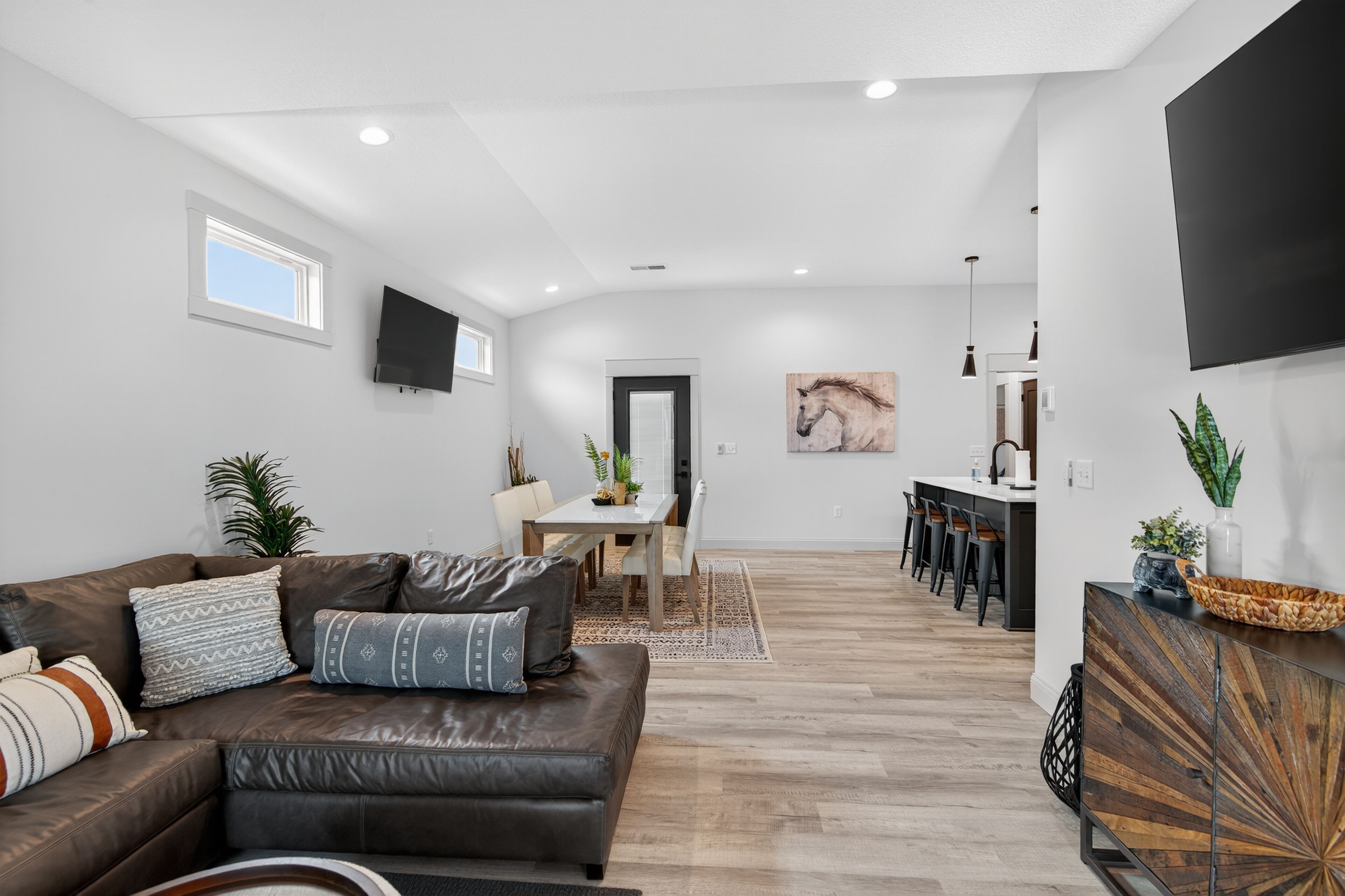Duplex, 3 Bedrooms | Living area | Smart TV, streaming services