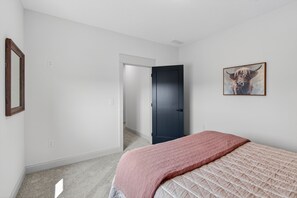 Duplex, 3 Bedrooms | 3 bedrooms, laptop workspace, free WiFi