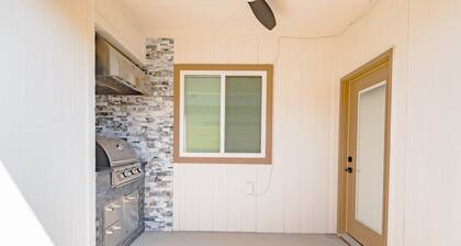 Plush & Roomy - Perfect For All Ages Near Ku & Kc 3 Bedroom Duplex