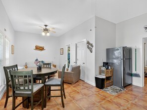House, 4 Bedrooms | Dining