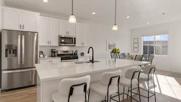 Stadtwohnung, 4 Schlafzimmer | Eigene Küche