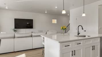 Townhome, 4 Bedrooms | Interior